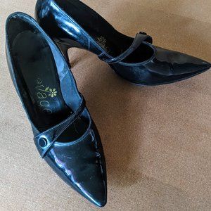 Vintage Savage patent leather spiked heels